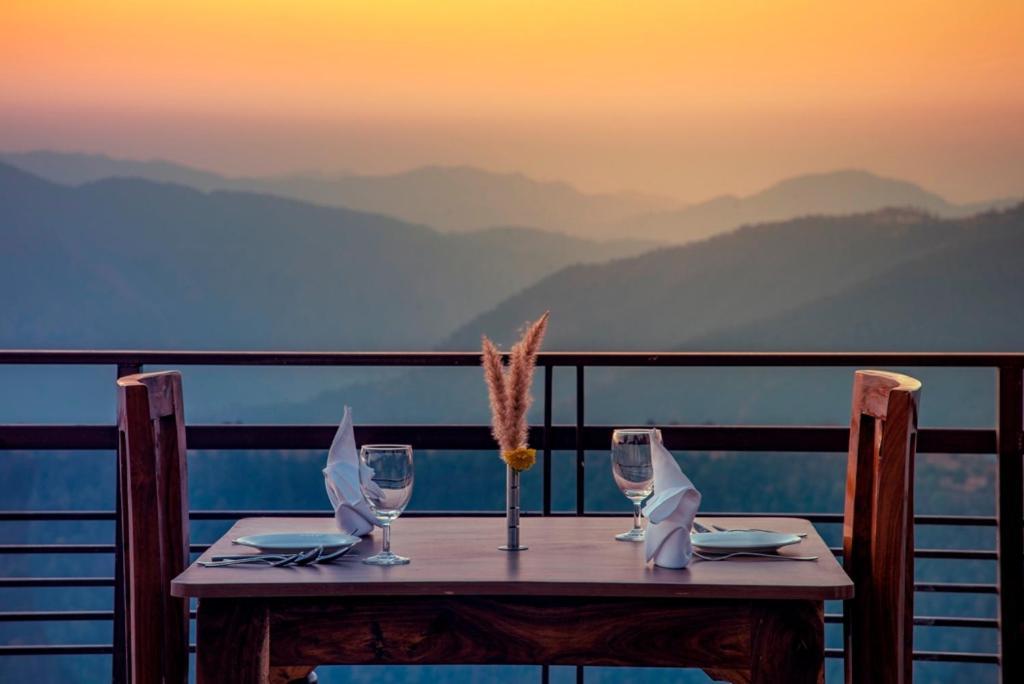 Vista Elite Hotel Chail Exterior photo